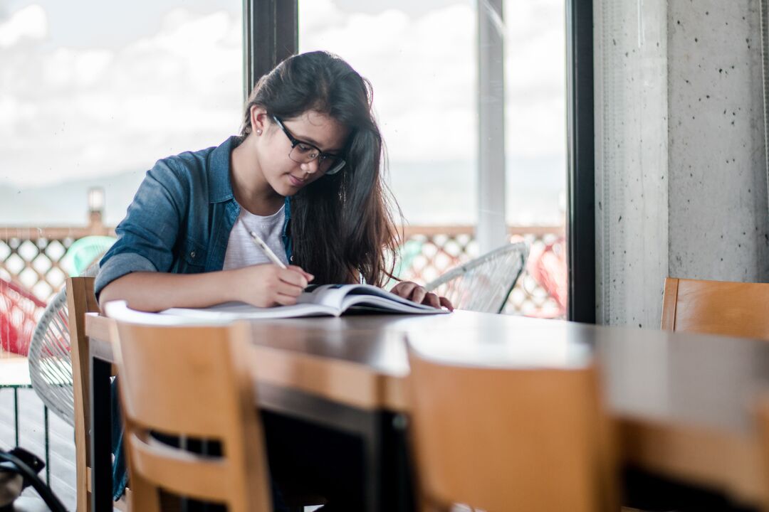 RNS-Female-Studying-College1 102521