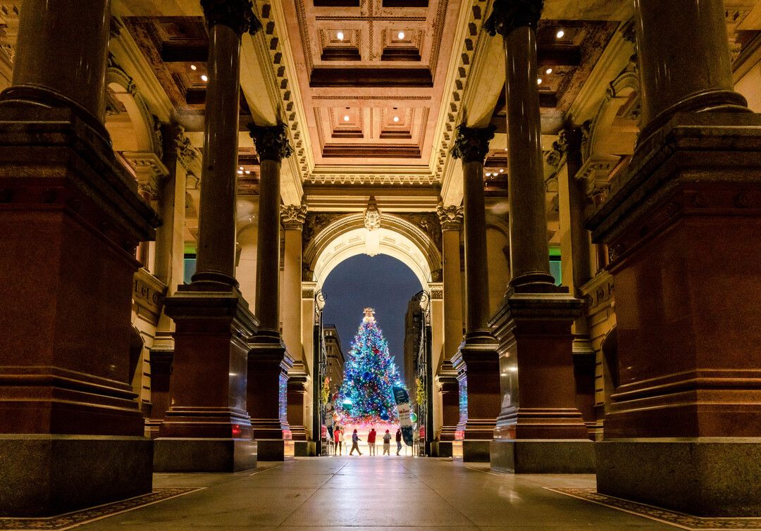 Visit Philly Holiday Tree