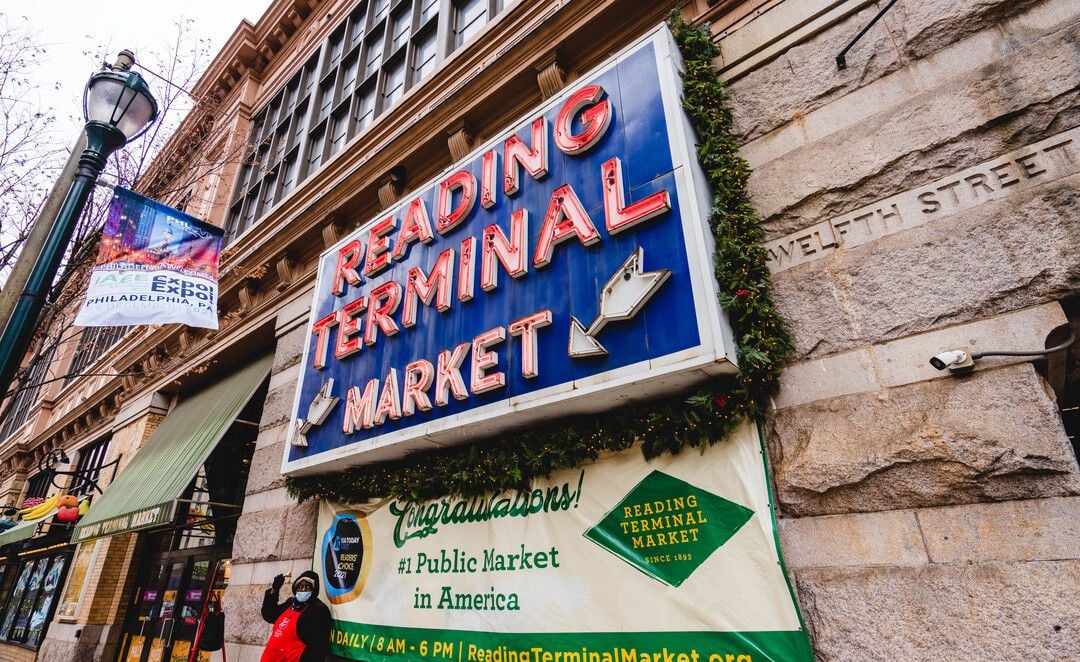 Reading Terminal Market Holiday R.Rabena-10