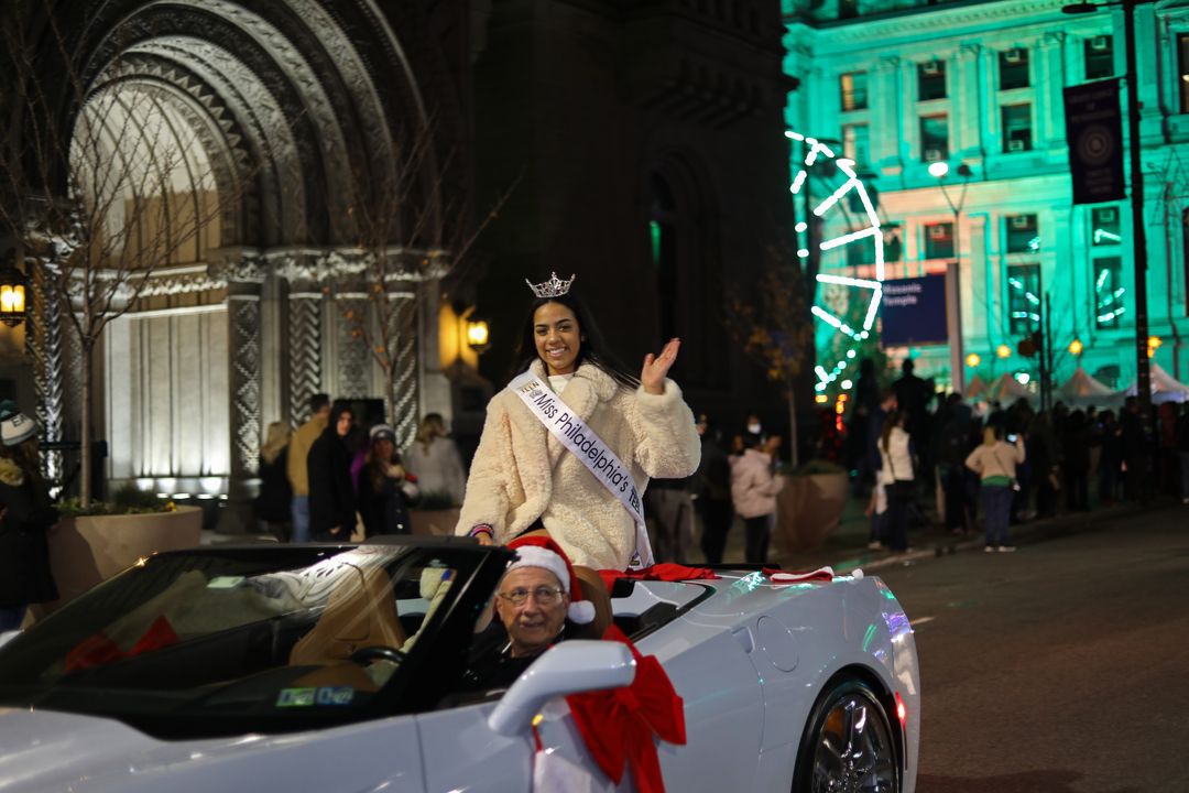 Visit Philly Holiday Parade