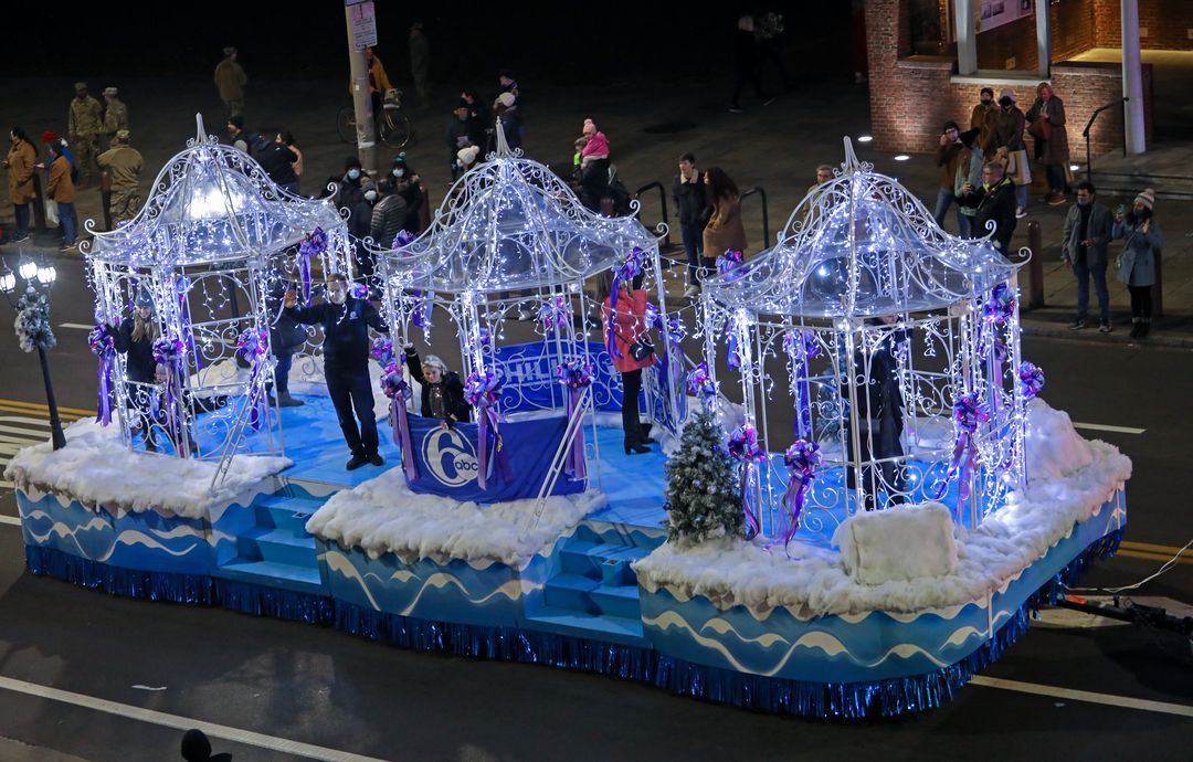 Visit Philly Holiday Parade