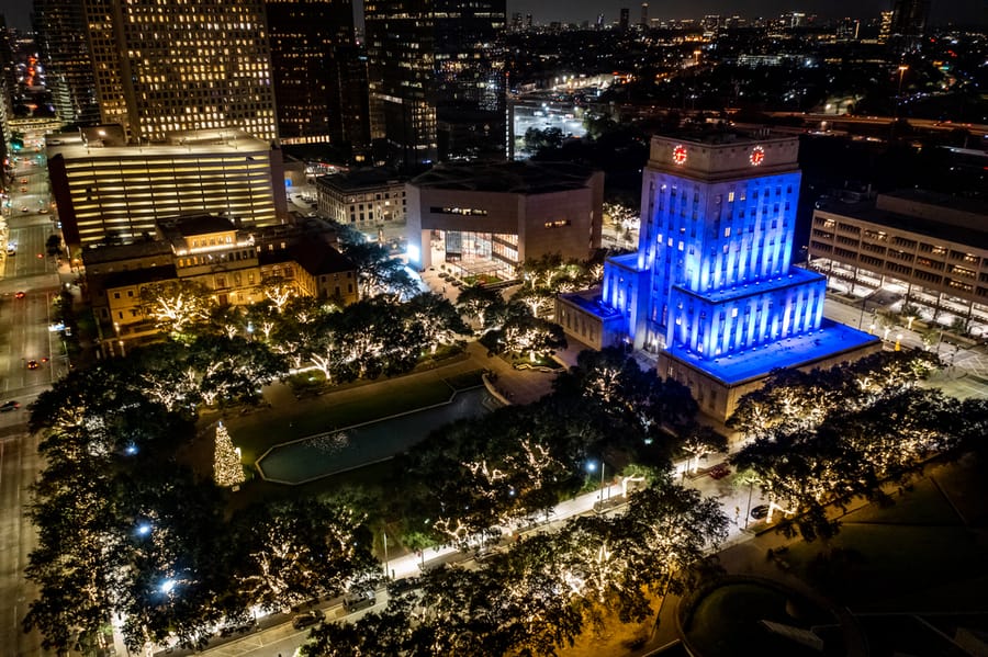 City_Hall-iday_Lights1