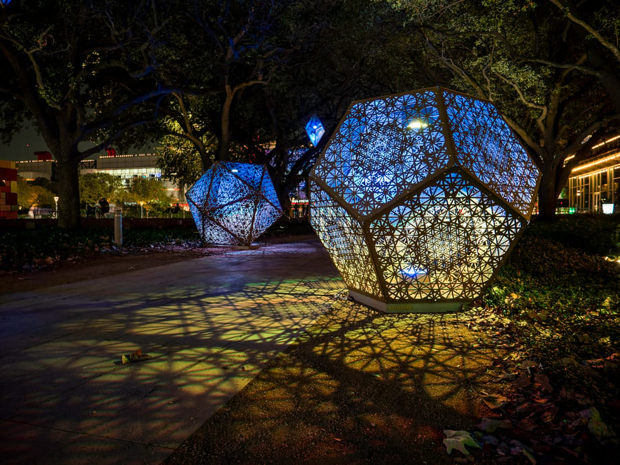 Discovery Green-Mosaic of Light2