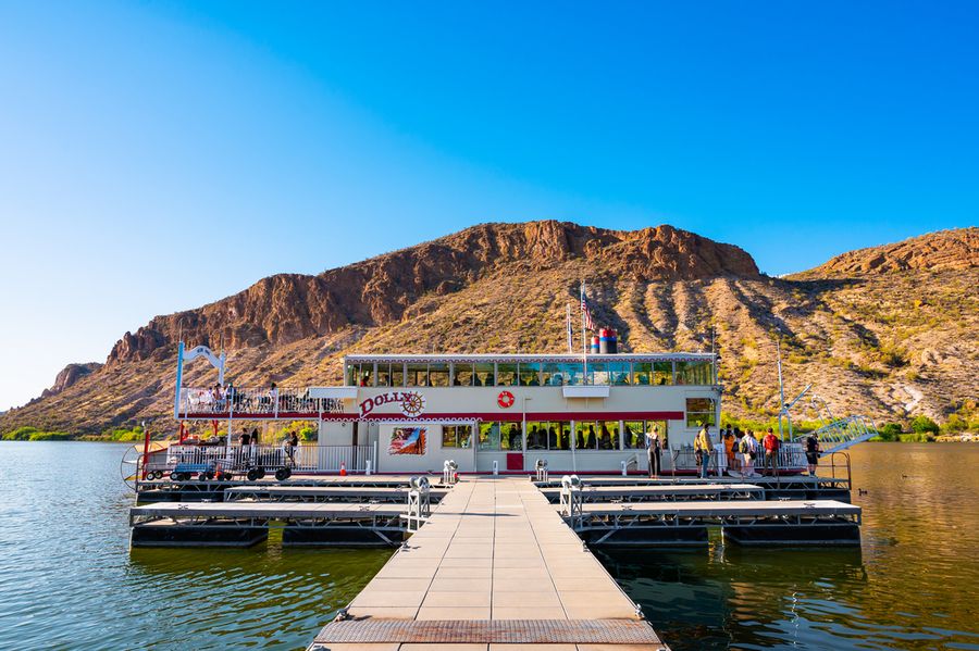 Dolly Steamboat Cruise, Canyon Lake_credit An Pham