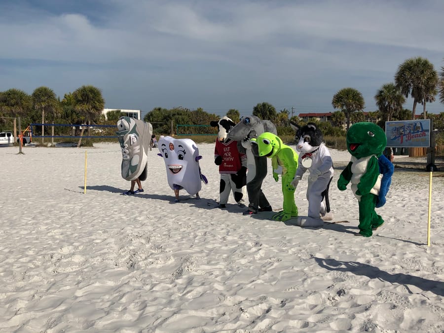 2020_Mascot_Race_Starting_Line_