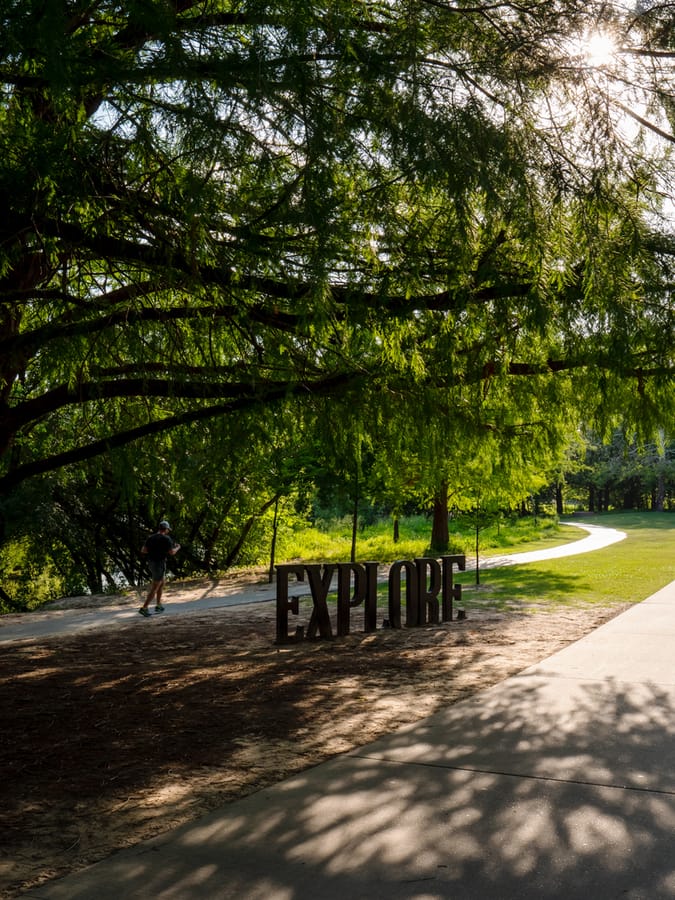 Buffalo_Bayou_Park_Jogger_1