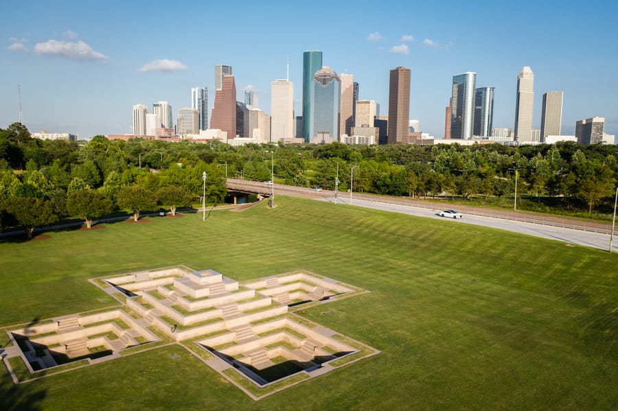 Buffalo_Bayou_Park_Police_Memorial_1