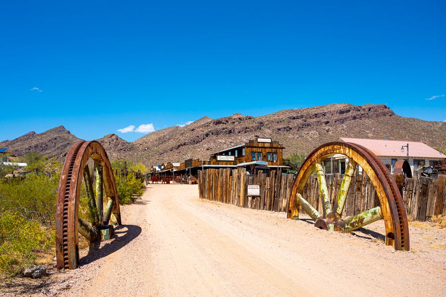 Robson's Ranch & Mining Camp, Aguila_credit An Pham