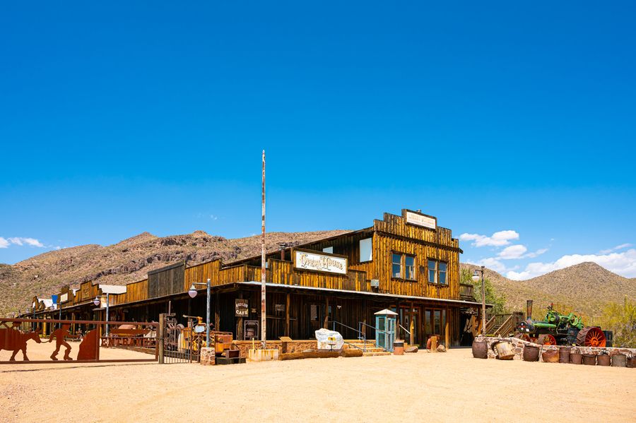 Robson's Ranch & Mining Camp, Aguila_credit An Pham