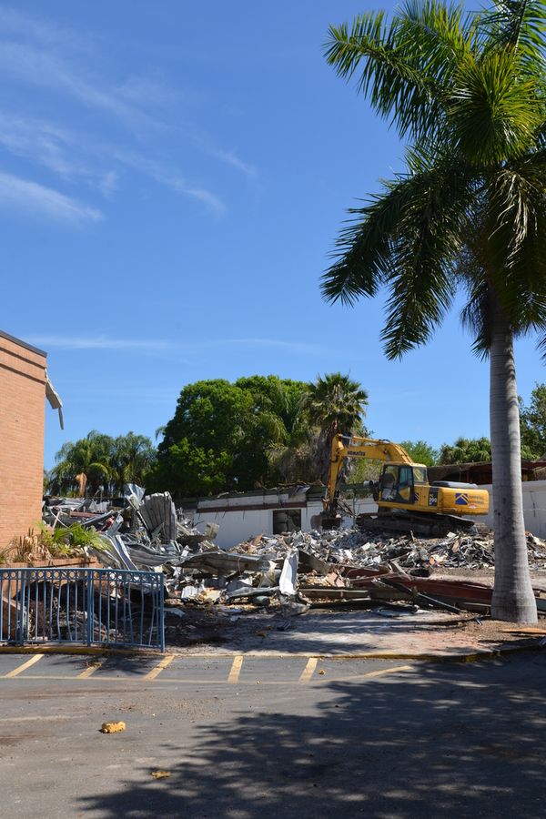 20170326_VeniceLibraryDemolition_005_SD