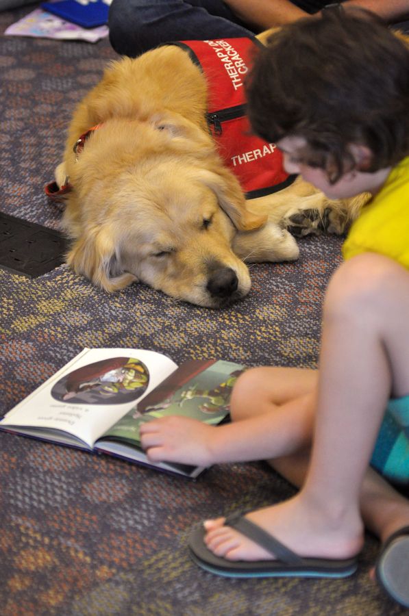 20200219ReadingToDogsGulfGate_059_SD