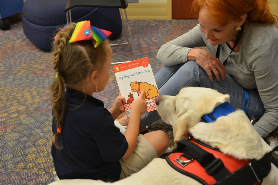 20200219ReadingToDogsGulfGate_026_SD