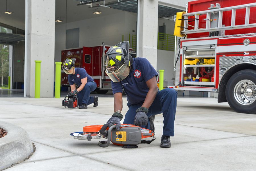 2016_EmergencyServicesFS17_01_SD