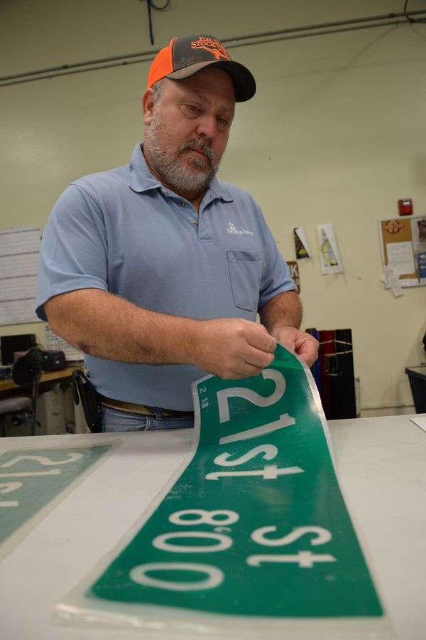 20180820SignShopMelvinHenson_009_SD