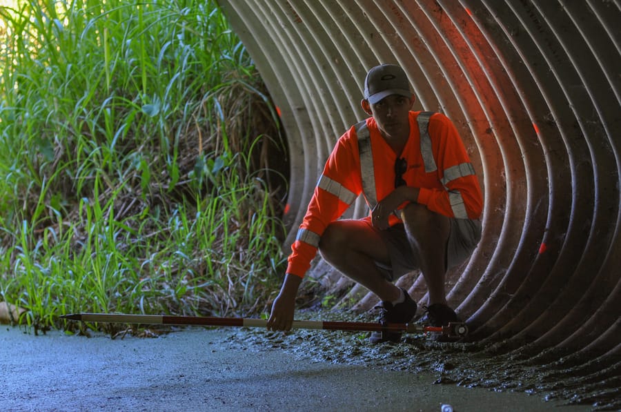 FieldWorkPipeCrossing