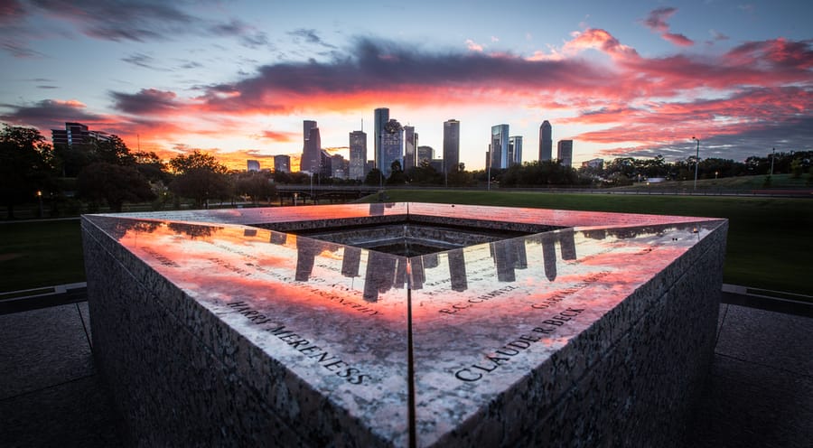 Buffalo_Bayou_Park_Police_Memorial_Sunrise_2