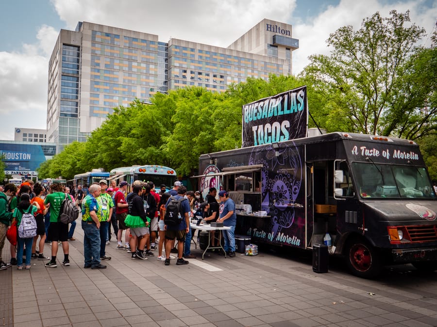 Food Truck on Avenida