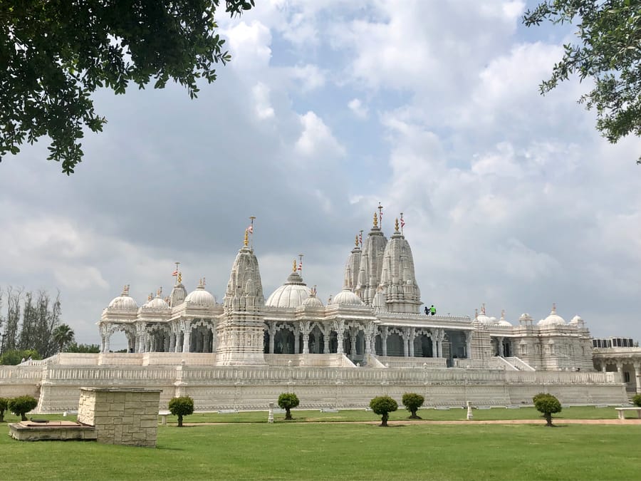 BAPS Shri Swaminarayan Mandir 1