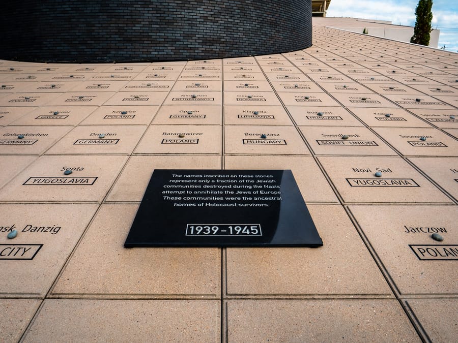 Holocaust_Museum_Houston_Exterior_3