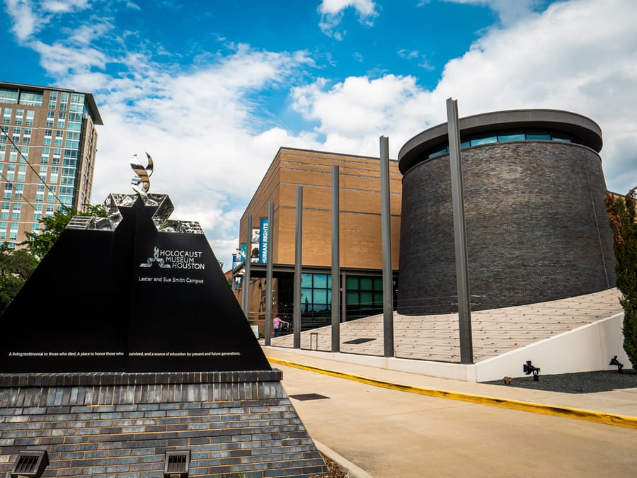 Holocaust_Museum_Houston_Exterior_4