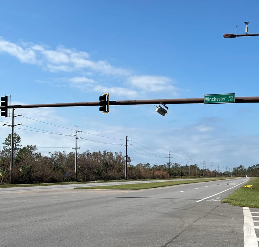 Hurricane Ian - traffic signals
