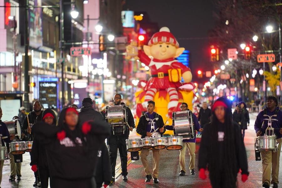 Visit Philadelphia Holiday Parade