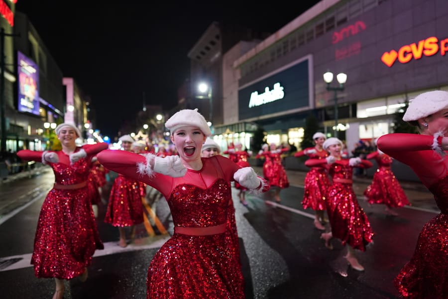 Visit Philadelphia Holiday Parade