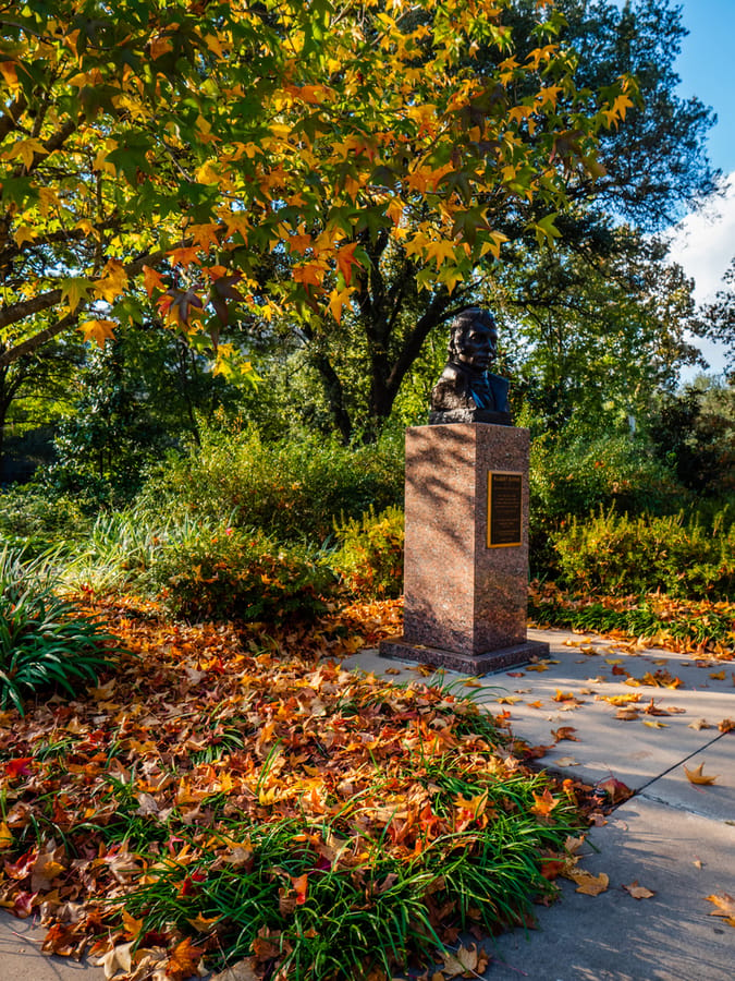 McGovern_Centennial_Gardens_Fall_Foliage_2