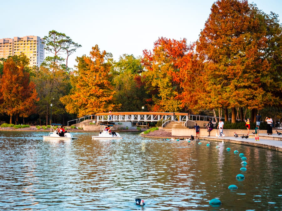 McGovern_Lake_Fall_Foliage_3