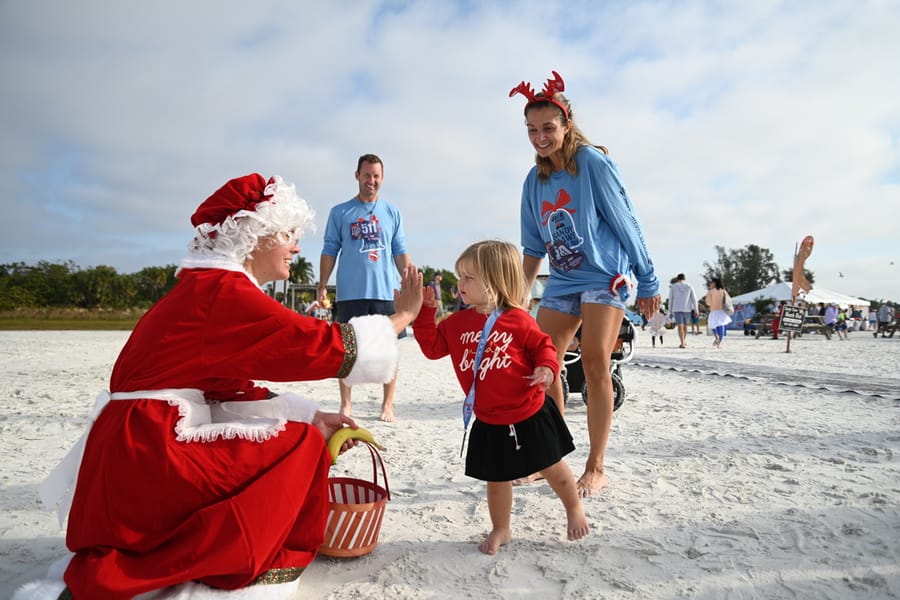 2022 Sandy Claws Beach Run