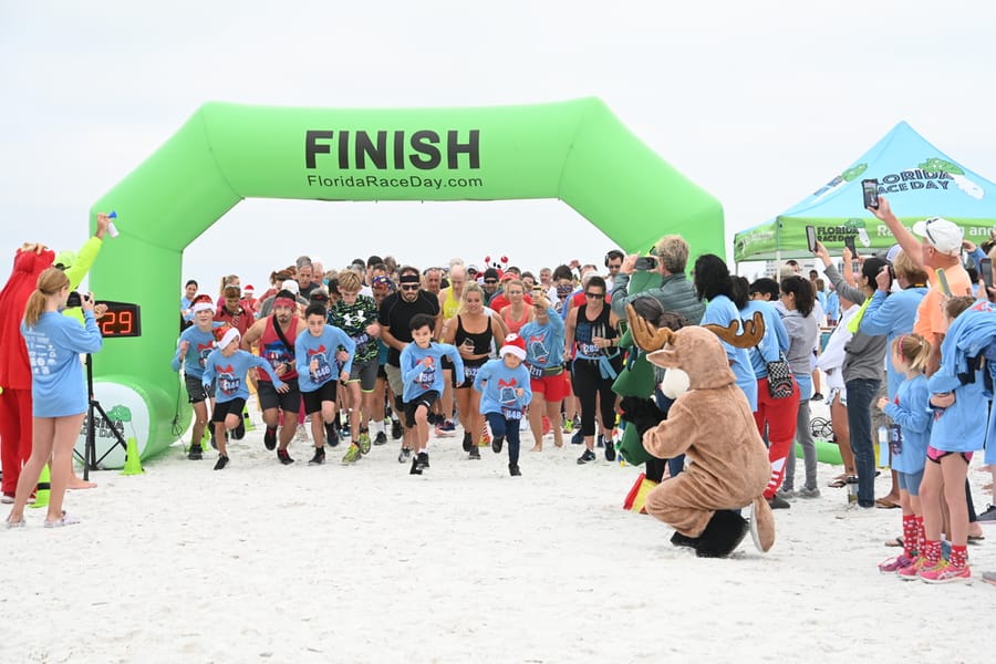 2022 Sandy Claws Beach Run