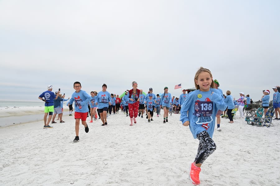 2022 Sandy Claws Beach Run