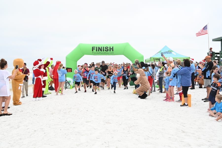 2022 Sandy Claws Beach Run