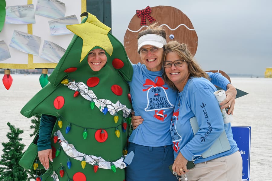 2022 Sandy Claws Beach Run