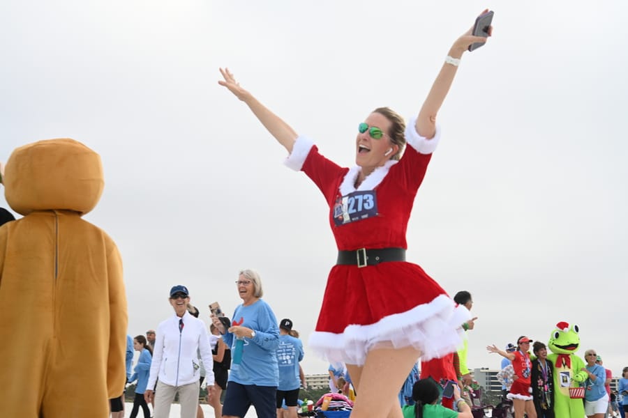 2022 Sandy Claws Beach Run