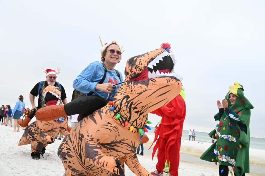 2022 Sandy Claws Beach Run