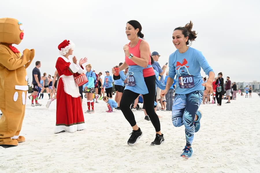 2022 Sandy Claws Beach Run