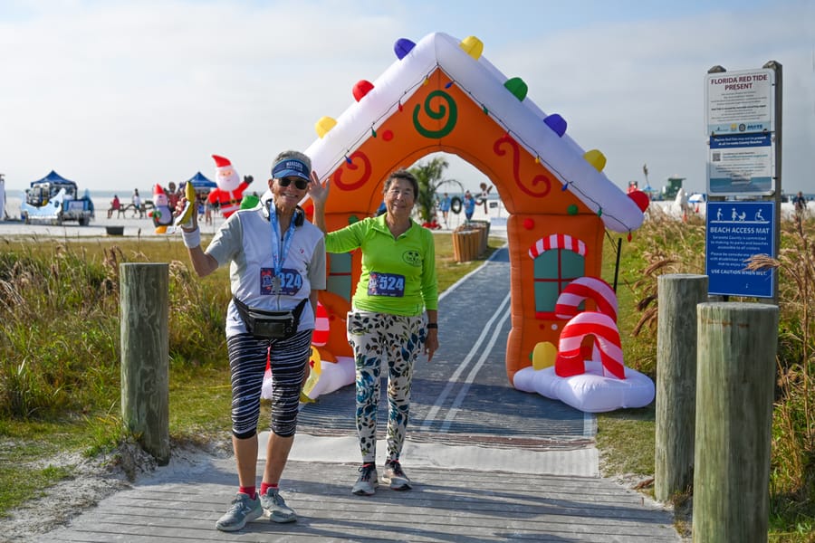 2022 Sandy Claws Beach Run