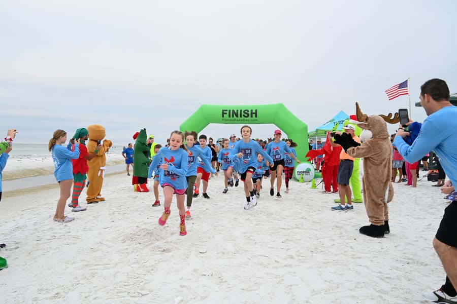 2022 Sandy Claws Beach Run