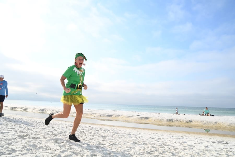 2022 Sandy Claws Beach Run
