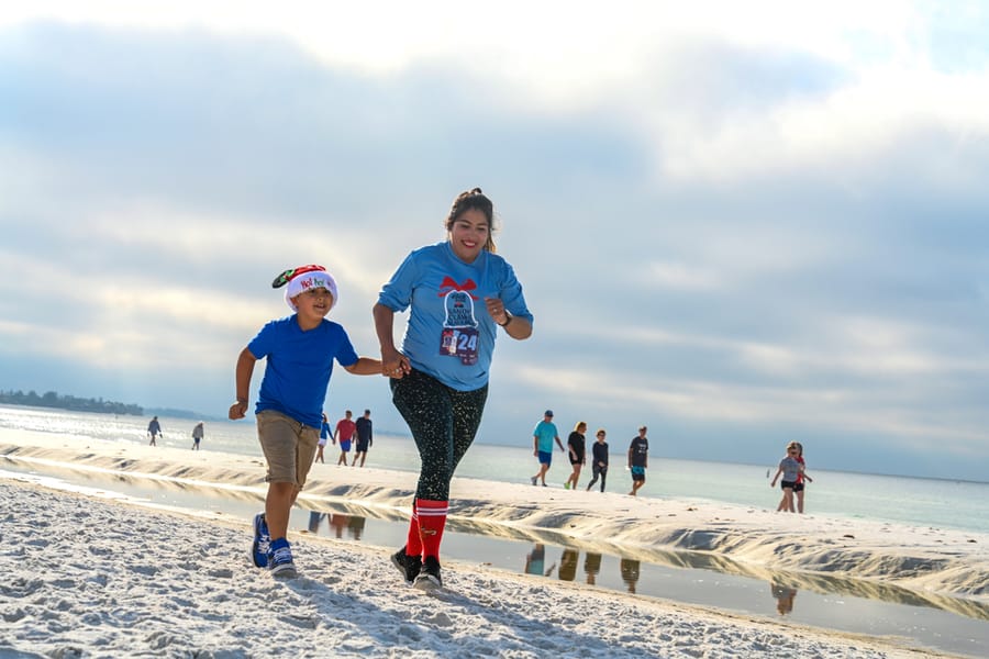 2022 Sandy Claws Beach Run