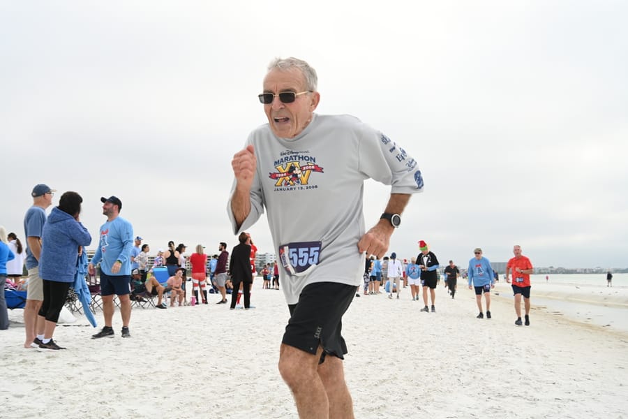2022 Sandy Claws Beach Run
