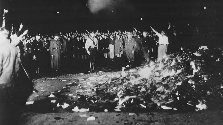 webRNS-Berlin-Book-Burning 1933