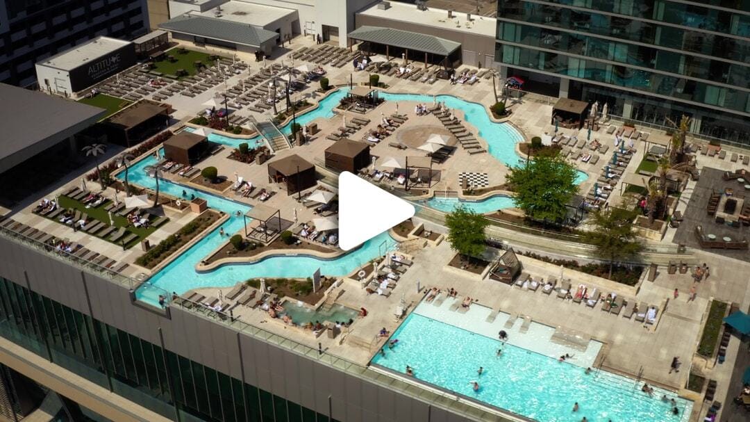 Marriott_Marquis_Altitude_Rooftop-Pool_2