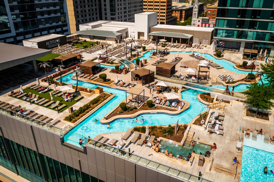 Marriott_Marquis_Altitude_Rooftop-Pool_5