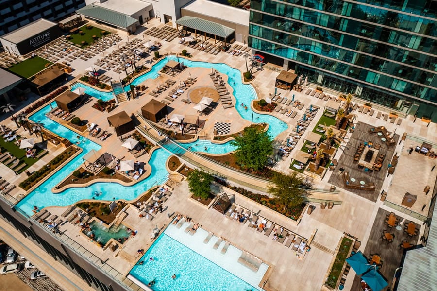 Marriott_Marquis_Altitude_Rooftop-Pool_8