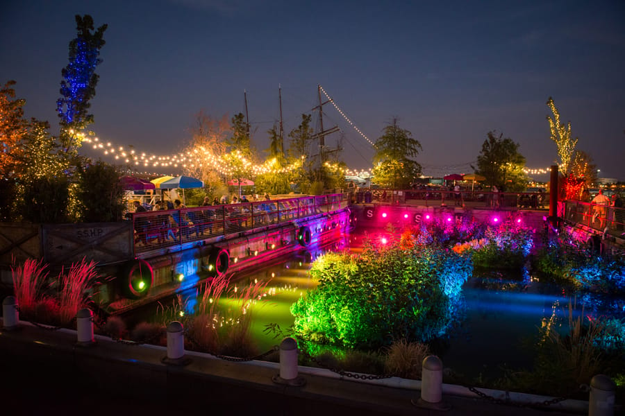 Spruce Street Harbor Park