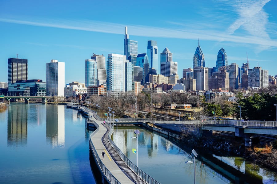 Skyline from South Street Bridge photo credit Kyle Huff for PHLCVB (2)