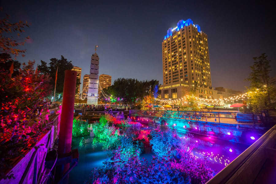 Spruce Street Harbor Park