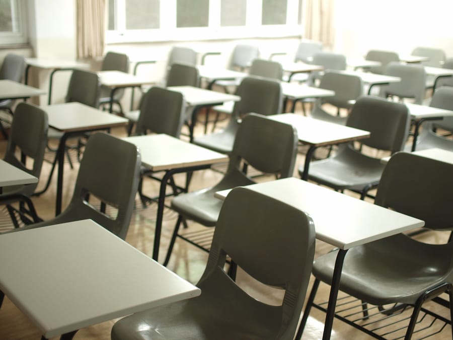 RNS-Classroom-Desks1